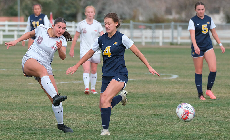 Elliasen Lewis (left) is one of 11 players eligible to return for the Trappers next season following their run to their first ever Region IX championship game this fall.
Tribune photo by Seth Romsa